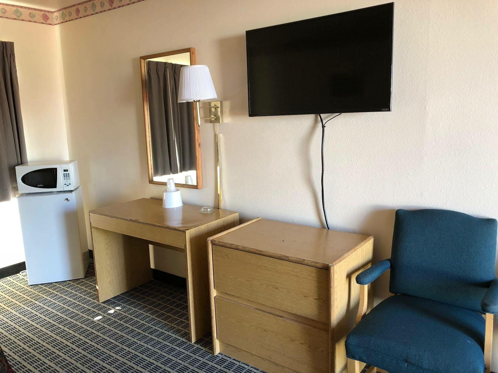 Economy Inn Fresno Eksteriør bilde