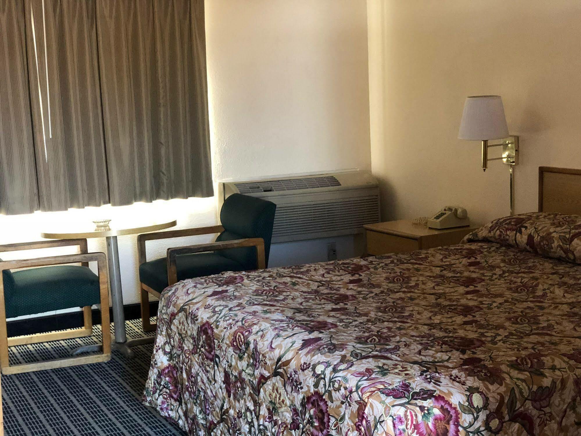 Economy Inn Fresno Eksteriør bilde