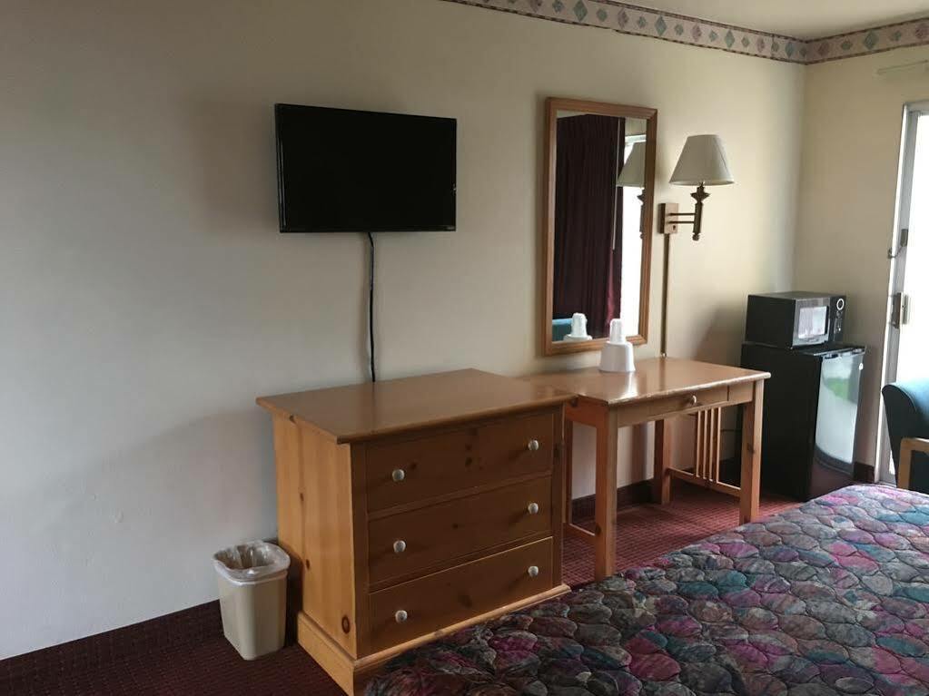 Economy Inn Fresno Eksteriør bilde